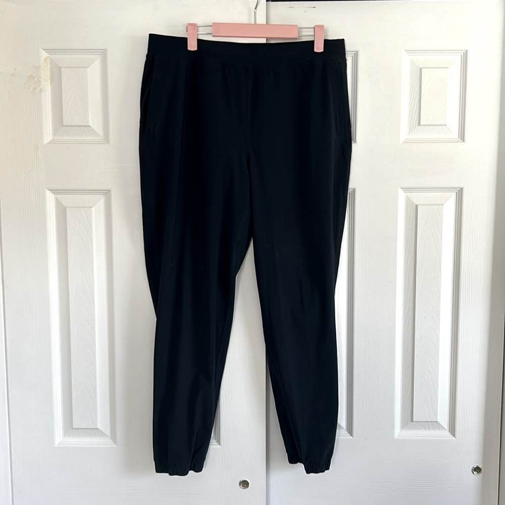 Women’s Lululemon adapted state 28” jogger size 14